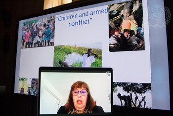 (من الأرشيف)  فرجينيا غامبا، الممثلة الخاصة للأمين العام المعنية بالأطفال والنزاع المسلح، تقدم إحاطة لأعضاء مجلس الأمن خلال مؤتمر الفيديو المفتوح بشأن الأطفال والنزاع المسلح. .