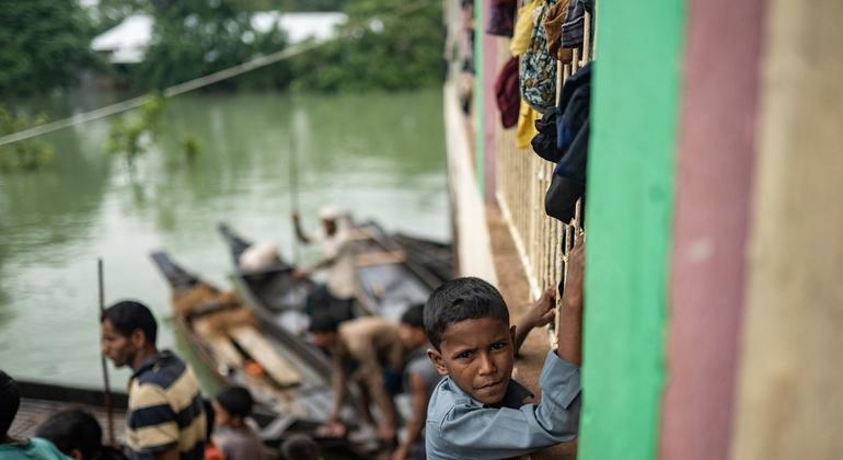 أربعة ملايين شخص ، من بينهم 1.6 مليون طفل، تقطعت بهم السبل بسبب الفيضانات المفاجئة في شمال شرق بنغلاديش بحاجة ماسة إلى المساعدة.