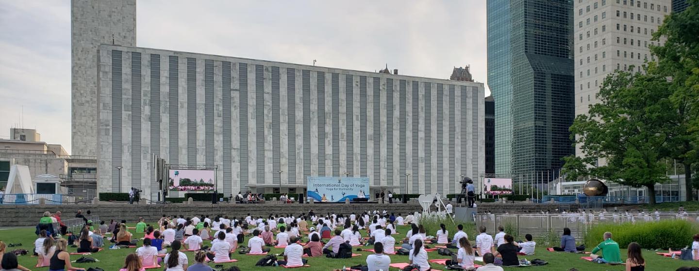 Maadhimisho ya Siku ya Kimataifa ya Yoga katika Makao Makuu ya Umoja wa Mataifa huko New York City (20 Juni, 2022).