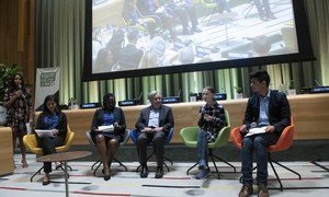 Активистка Грета Тунберг и Генеральный секретарь ООН Антониу Гутерриш (в центре) на Молодежном саммите по климату