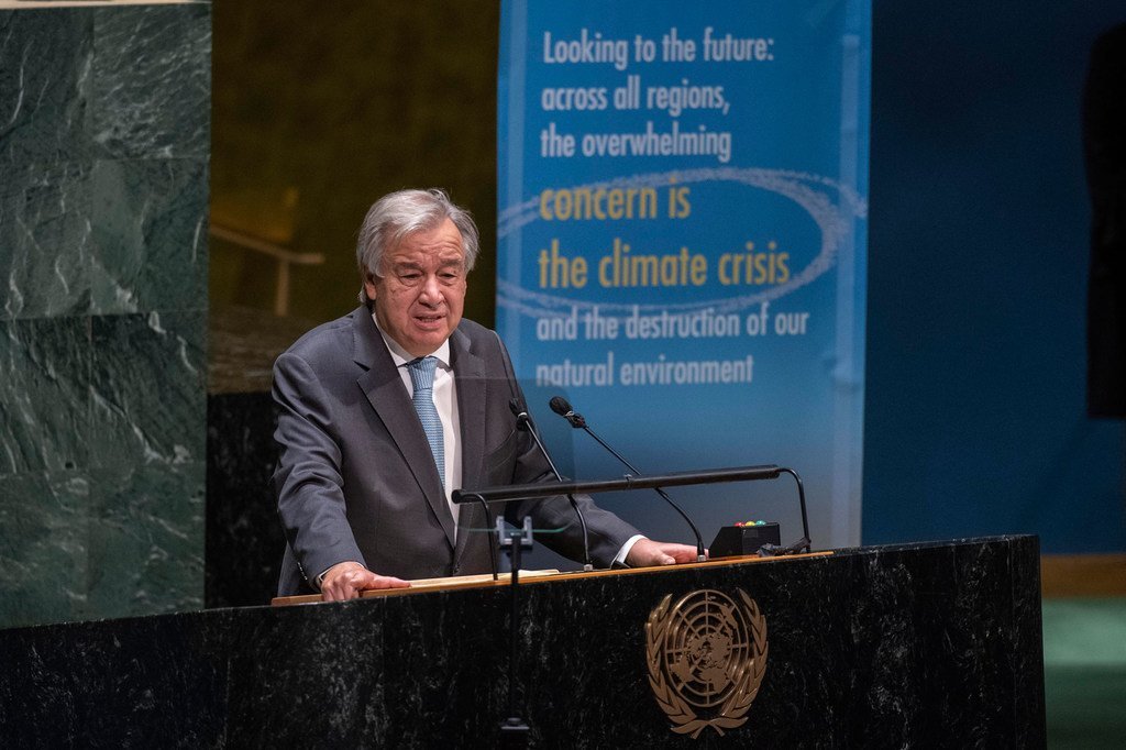 Le Secrétaire général de l'ONU, António Guterres, s'adresse aux délégués dans la salle de l'Assemblée générale des Nations Unies