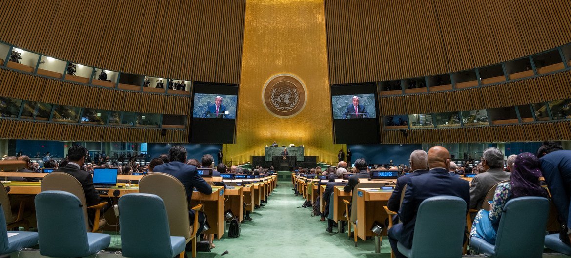 Le Secrétaire général de l'ONU, António Guterres, prononce un discours lors du débat général de la 76e session de l'Assemblée générale.