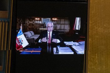 El Presidente de Chile, Sebastián Piñera Echenique (en las pantallas), interviene en el debate general del 76º período de sesiones de la Asamblea General de la ONU.