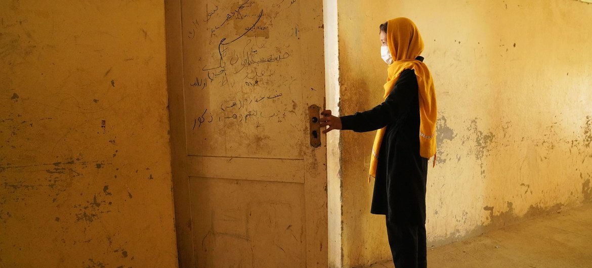 As schools slowly reopen in parts of Afghanistan, it is important to ensure that both girls and boys are able to return safely.