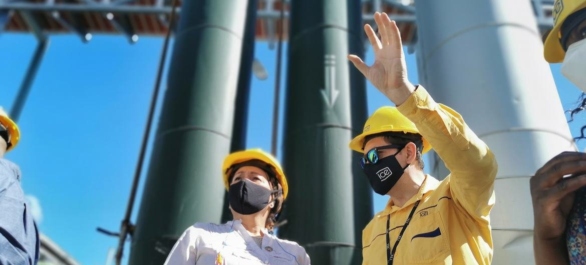 UN Deputy Secretary-General Amina Mohammed (left), meets Lennin Céspedes, a enactment    astatine  the Las Pailas Geothermal Plant successful  Guanacaste, Costa Rica,