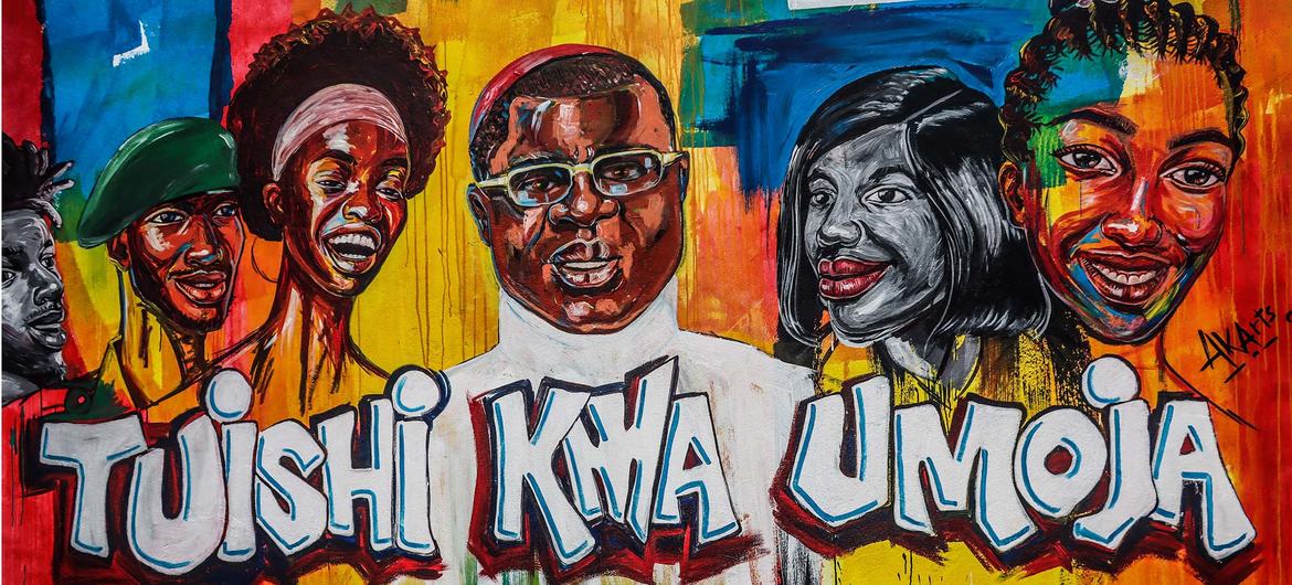 Une fresque avec un message « Vivons ensemble » peint par les artistes du projet Vipaji « Jeunes, ensemble construisons notre pays », à Goma, en République démocratique du Congo.