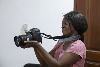 Originaire de Bangui, en République centrafricaine, Leila Thiam est l'une des photographes participant à l'exposition ''Quand les femmes prennent la paix en main''