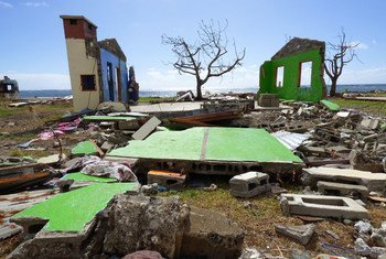 Les événements climatiques extrêmes dévastent de nombreux pays, dont les Fidji, qui ont été frappées par un cyclone en 2016.
