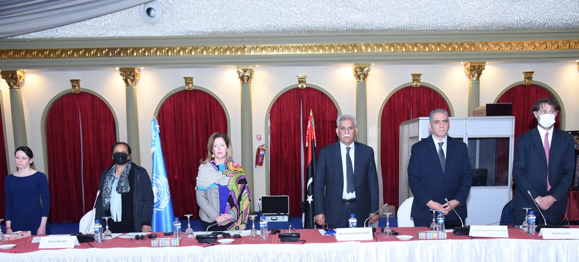 ستيفاني ويليامز، مستشارة الأمين العام للأمم المتحدة، خلال اجتماعها مع أعضاء المجلس الأعلى للدولة 