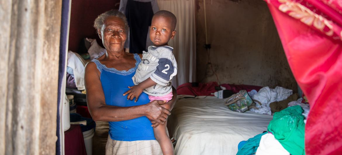 Uma das beneficiadas, Mariette Samson, contou à ONU News que perdeu toda a colheita de feijão