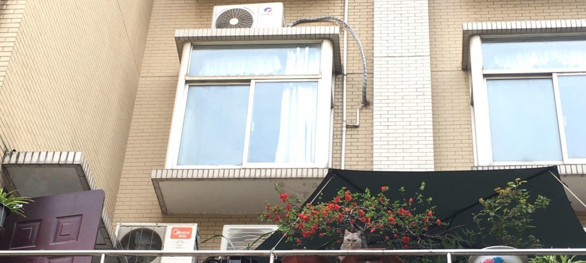 Apartamento en edificio de la ciudad china de Wuhan, donde sus inquilinos pasan la cuarentena por el coronavirus COVID-19.
