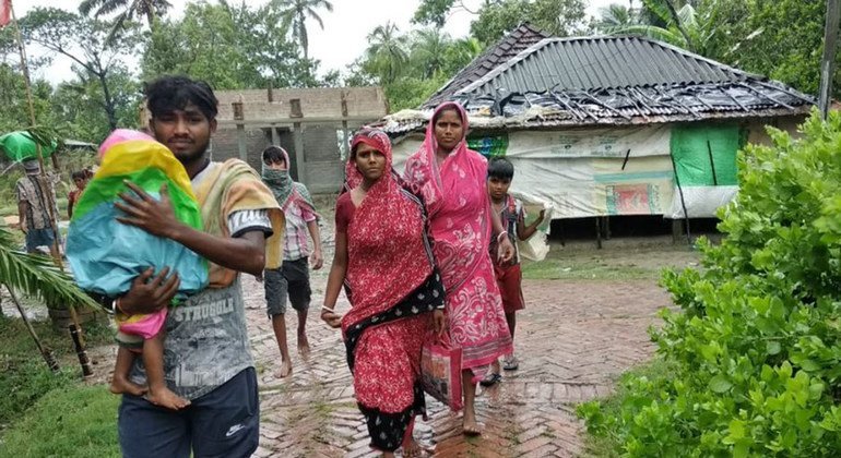 Cyclone Amphan hits West Bengal, India.