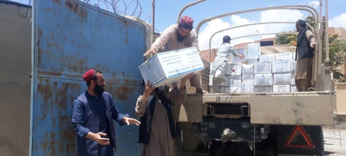 تم إرسال إمدادات الطوارئ من مستودع اليونيسف في بكتيكا إلى المناطق التي ضربها الزلزال المدمر في أفغانستان.