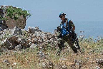 一名联黎部队的西班牙维和人员在黎巴嫩东南部巡逻。（资料图片）