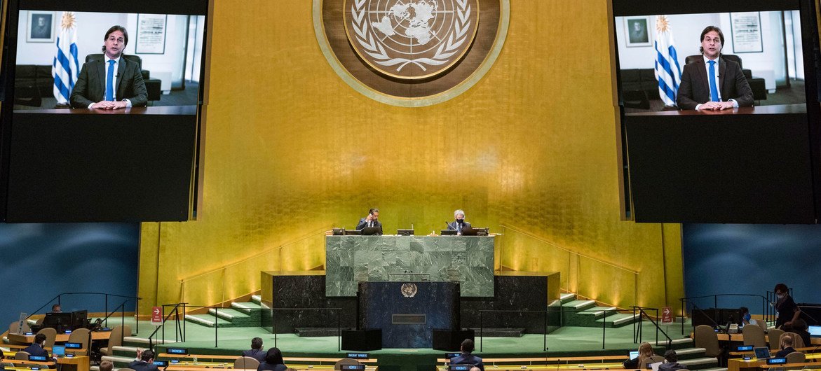 El Presidente Luis Lacalle Pou de Uruguay se dirige mediante un mensaje pregrabado al debate general del septuagésimo quinto período de sesiones de la Asamblea General.