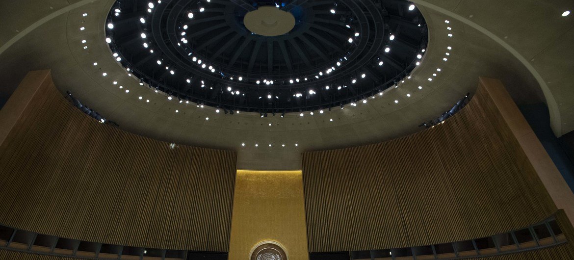 قاعة الجمعية العامة للأمم المتحدة أثناء افتتاح أعمال المناقشة العامة لدورتها الخامسة والسبعين