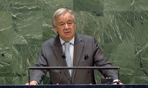 El Secretario General de las Naciones Unidas, António Guterres, se dirige a los delegados en la sala de la Asamblea General durante la inauguración del debate de alto nivel.