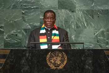 Rais wa Zimbabwe Emmerson Dambudzo Mnangagwa akihutubia Mjadala Mkuu wa mkutano wa 77 wa Baraza Kuu la UN