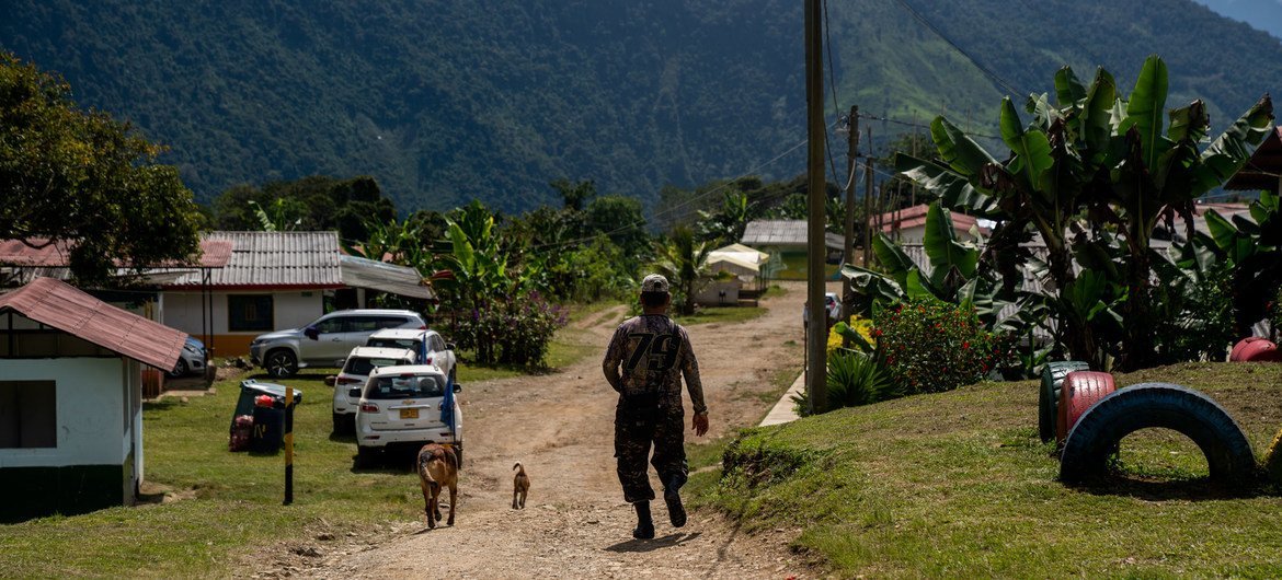 En una pequeña localidad de Llano Grande, en Dabeiba (Colombia), se facilita la reintegración de excombatientes de las FARC en la sociedad civil.