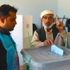 阿富汗东南部加德兹的选民正在参加总统竞选投票。（2019年9月图片） 