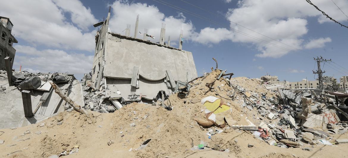 Здания, разрушенные в результате вооруженного конфликта на севере Газы.