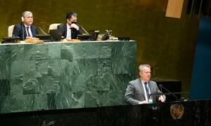 乌克兰常驻联合国代表谢尔盖·基斯利茨亚 （在讲台前）在关于乌克兰问题的联合国大会紧急特别会议上发言。