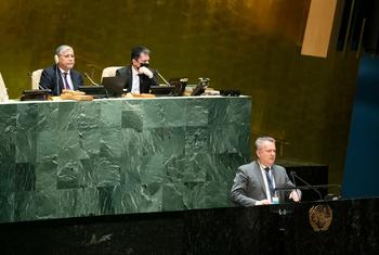 Sergiy Kyslytsya (at podium), Permanent Representative of Ukraine to the UN, addresses the UN General Assembly Emergency Special Session on Ukraine.