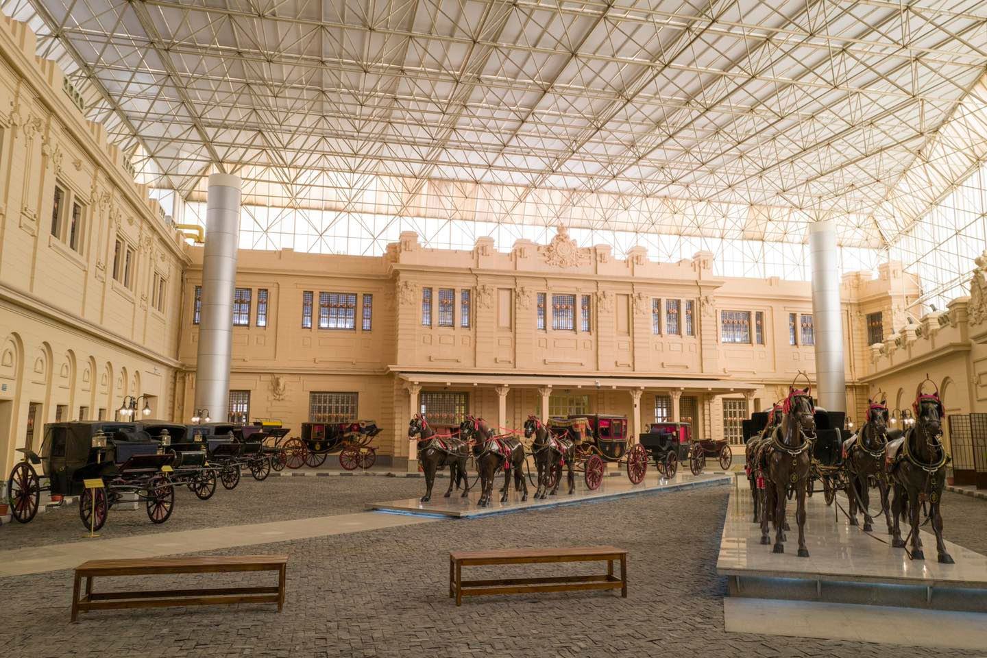 متحف المركبات والنقل في القاهرة