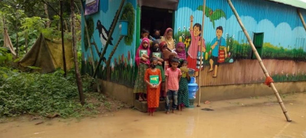 Más de cuatro millones de personas han sido afectadas por las inundaciones en el noreste de Bangladesh.