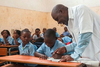Escola no distrito de Maputo, em Moçambique. Literatura infantil é um dos destaques do dia internacional