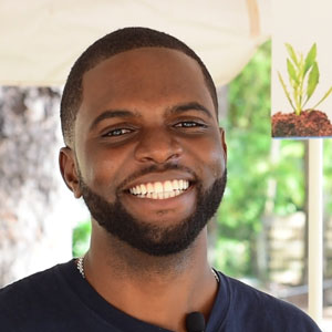   Joshua Forte, fondateur et PDG de Red Diamond, une entreprise de la Barbade fabriquant du compost organique à partir d'algues sargasses.