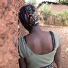 Elisabeth, que ahora tiene 16 años, se encuentra de nuevo con su familia en Burundi.