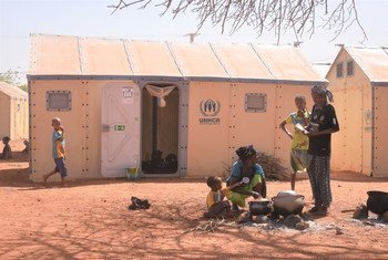 Des familles ayant fui leur maison au Burkina Faso en raison d'affrontements ont trouvé refuge dans un camp à Ouahigouya dans le nord du pays.