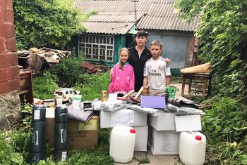 非政府组织不仅向乌克兰社区提供来自国际移民组织的援助，还将援助直接送达特别脆弱的人群。
