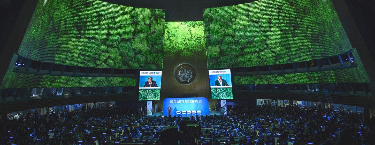مشهد واسع لقاعة الجمعية العامة اليوم الاثنين 23 سبتمبر/أيلول، خلال افتتاح قمة الأمم المتحدة للعمل المناخي التي يشهدها حضور رفيع المستوى من كافة أنحاء العالم.
