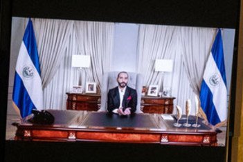 El presidente de El Salvador, Armando Bukele (en la pantalla) interviene durante el debate del 76 periodo de sesiones de la Asamblea General de la ONU.