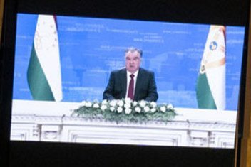 Видеопослание президента Таджикистана Эмомали Рахмона участникам 76-й сессии Генассамблеи ООН