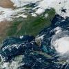 تظهر صورة الأقمار الصناعية إعصار فيونا وهو يتحرك باتجاه ساحل الولايات المتحدة الأطلسي.