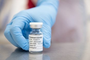 В разработке находятся десятки новых вакцин от COVID-19. 