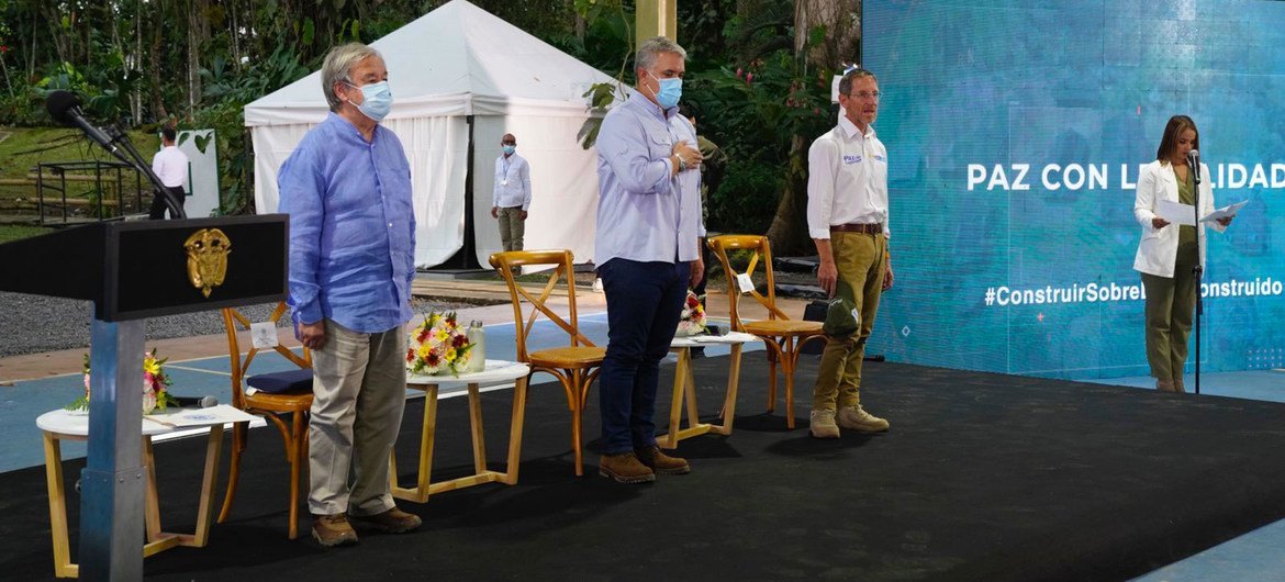 UN Secretary-General António Guterres, left, along with the Colombian President Iván Duque, during a ceremony in the town of Apartadó to mark the fifth anniversary of the Colombia peace agreement.