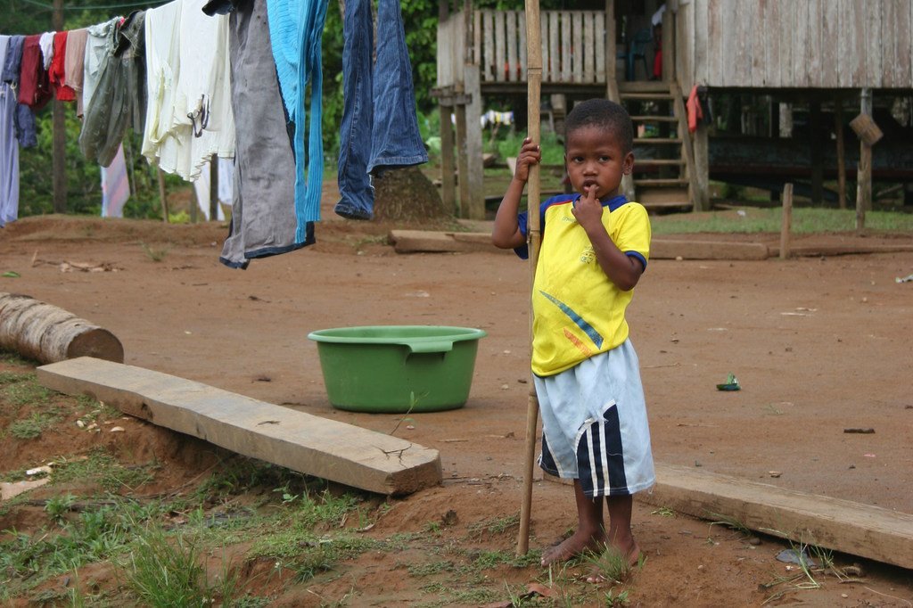 Un enfant à Cayapas, en Equateur, une région où la majorité de la population est d'origine africaine.