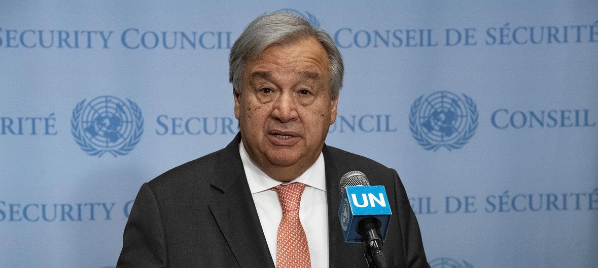 Le Secrétaire général de l'ONU, António Guterres, s'adresse à la presse aux Nations Unies.