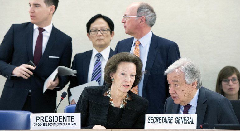 Elisabeth Tichy-Fisslberger (left) President of the UN Human Rights Council talks to the UN Secretary-General António Guterres at a Council meeting in Geneva.