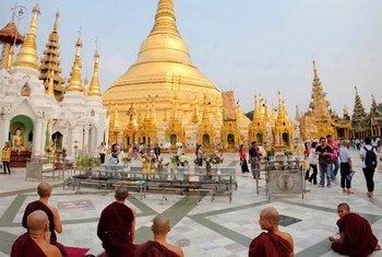 缅甸仰光的寺院正在举行佛教仪式（2013年5月图片）。