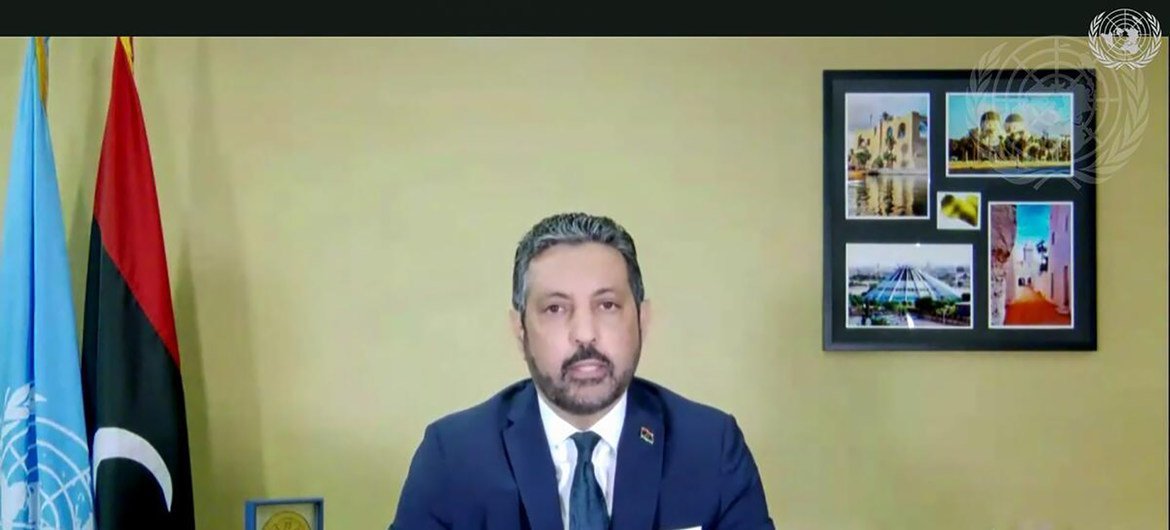 السيد طاهر السني، المندوب الدائم لليبيا لدى الأمم المتحدة، يطلع أعضاء المجلس عبر تقنية الفيديو، حول الوضع في ليبيا.