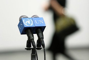 संयुक्त राष्ट्र सुरक्षा परिषद के बाहर राजदूत और यूएन अधिकारी मीडिया को संबोधित करते हैं.