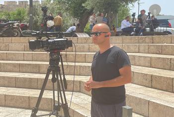 أحد الصحفيين في مدينة القدس الشرقية.