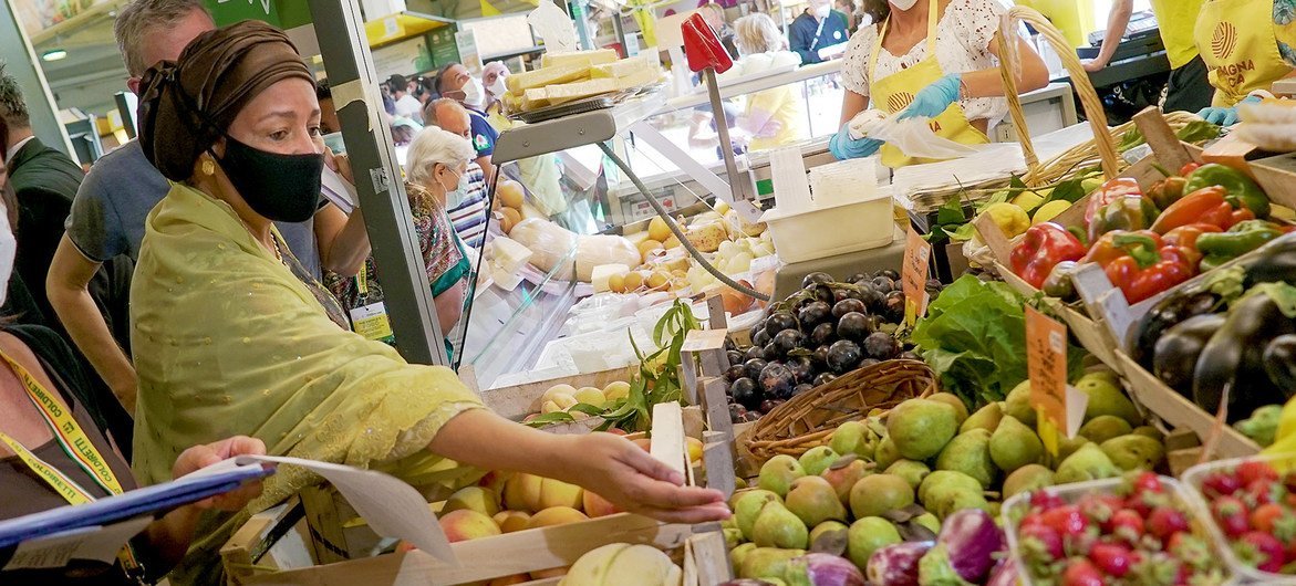 Amina Mohammed encontrou-se com agricultoras em Roma 