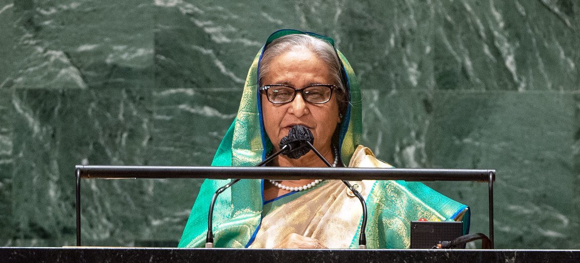 बांग्लादेश की प्रधानमंत्री शेख़ हसीना यूएन महासभा के 76वें सत्र को सम्बोधित करते हुए. 