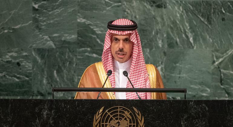 وزير خارجية المملكة العربية السعودية الأمير فيصل بن فرحان بن عبد الله آل سعود يخاطب المناقشة العامة للدورة السابعة والسبعين للجمعية العامة.